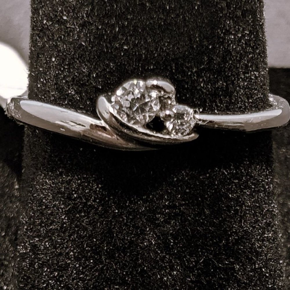 Petite Ladies Fashion / Promise Ring -- Solid .925 Sterling Silver! - Picture 3 of 4